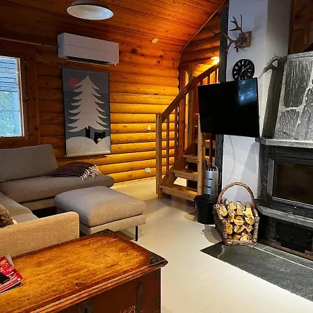 Cozy Log In Chalet Ruka